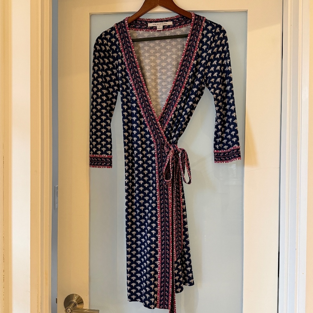 DVF Wrap Dress Pristine Condition - image 1